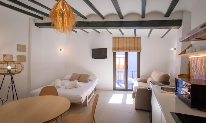 Old Town Apartment | Studio-Hasta 4 personas-Ensuite with Shower-Balcony