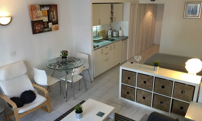 Los Cristianos Apartment | Studio In Beautiful Quiet Complex with AIR CON Communal Pool - FREE WIFI