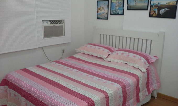 Copacabana Apartment | Studio in Copacabana close to the beach and next to the Metro, flexible check in.