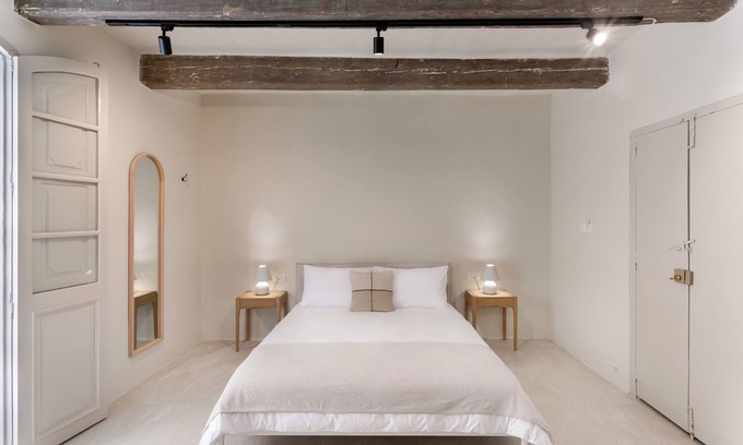 Cospicua Apartment | Studio in Historic House: Balcony, rooftop terrace