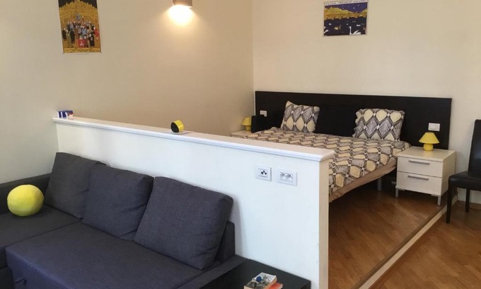 Andel Apartment | Studio in Locals Popular Location near the River by easyBNB
