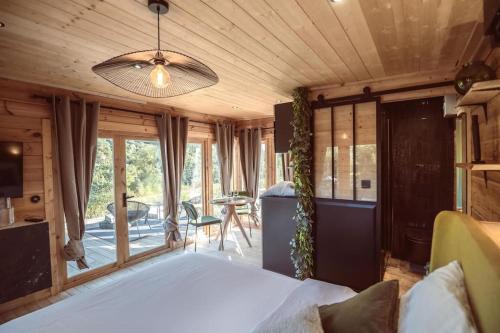 Cadenet Ski Chalet | Studio JANE
