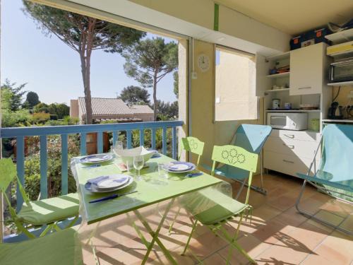 Bandol Apartment | Studio le Clos des Lavandes-1 by Interhome