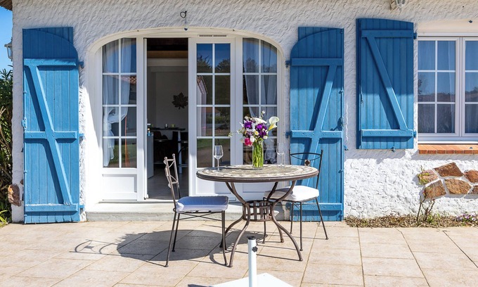 Le Fenouiller Apartment | Studio 'Le De Château Trompette' with Wi-Fi