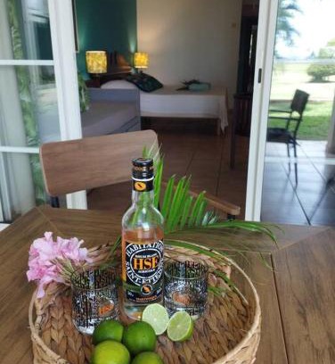 Gros Raisins Apartment | Studio Le Jacana dans une résidence de vacances avec piscine