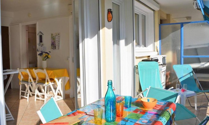 Le Lavandou Apartment | Studio lumineux proche plages et commerces avec balcon - 3 couchages, Le Lavandou - FR-1-251-346