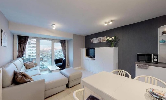 Heist Apartment | Studio met zeezicht op Heldenplein