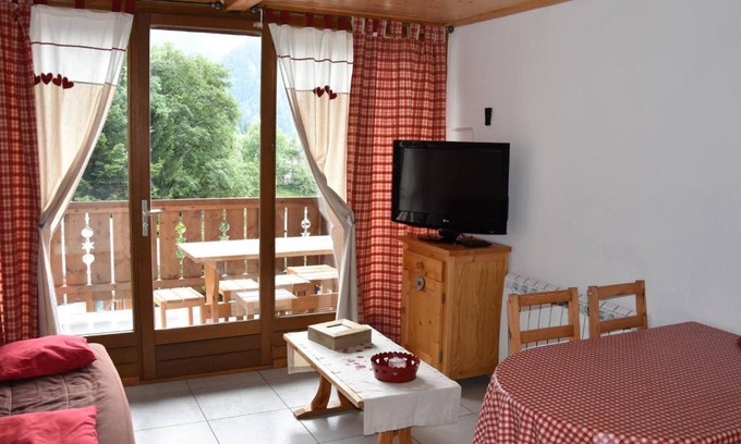 Champagny-en-Vanoise Apartment | Studio mezzanine, terrasse sud, proche commerces et télécabine à Champagny-en-Vanoise - FR-1-464-17