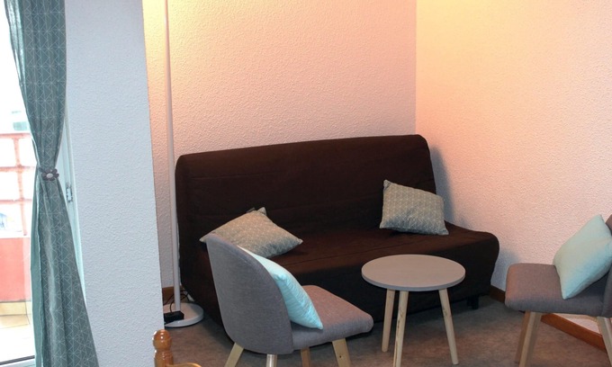 Ax-les-Thermes Apartment | Studio mezzanine 2 to 4 people Ax les Thermes center with balcony