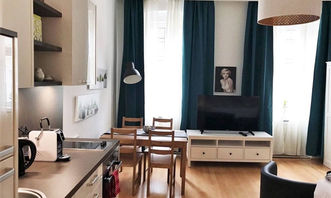 Funfhaus Apartment | Studio mit Balkonnutzung