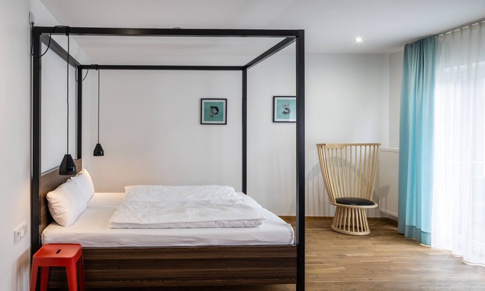 Heidelberg Apartment | Studio mit Balkon, Voll Ausgestatteter Kochnische Sowie mit Einem Modernem Bad