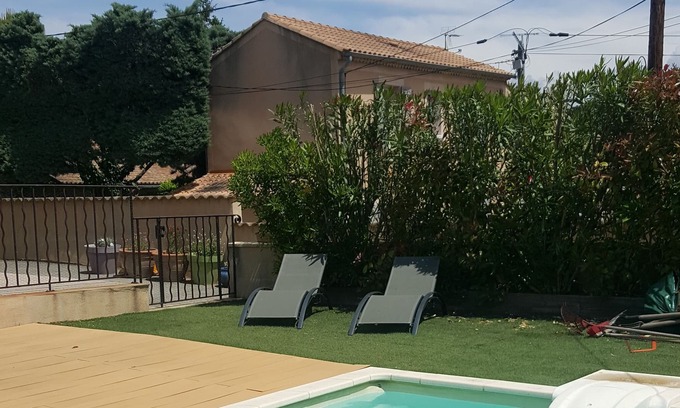 Chateauneuf-du-Pape Apartment | Studio of 30m2 with swimming pool