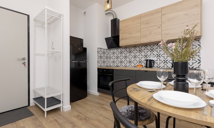 Warsaw Apartment | Studio | Parking | Pets allowed