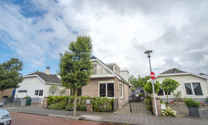 Zandvoort Apartment | Studio Pit Stop