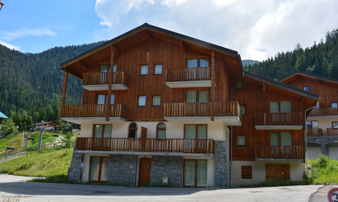 Valfrejus Apartment | Studio proche du Centre ! Accès Piscine + Sauna