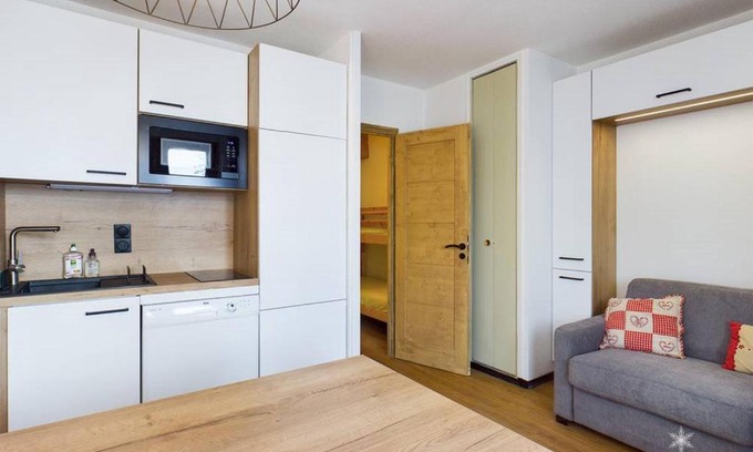 La Rosiere Apartment | Studio rénové 2* pour 4 pers., skis aux pieds, balcon exposé sud-ouest, proche commerces et garderie - FR-1-398-528