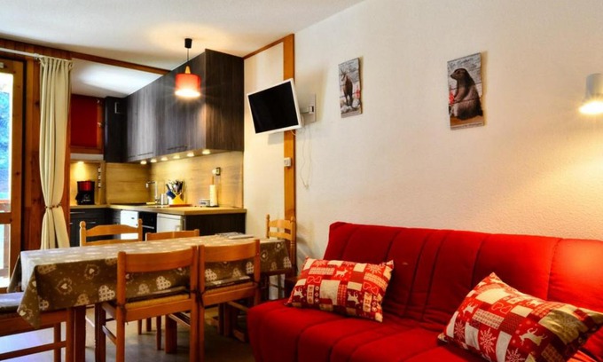 Montchavin Apartment | Studio rénové 4-5 pers. Montchavin, proche pistes et commerces, parking gratuit - FR-1-329-42