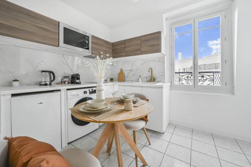 Clichy Apartment | Studio rénové cosy metro Paris 2pers wifi