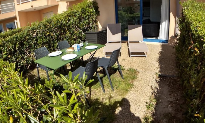 Le Trayas Apartment | STUDIO REZ DE JARDIN CAP NEREE