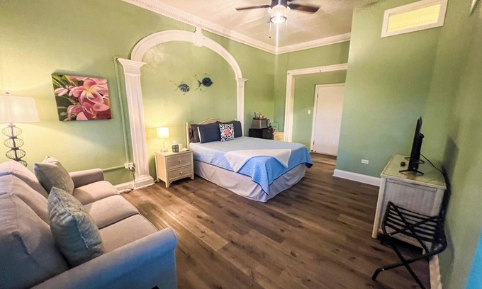 Frederiksted Southeast Hotel | Studio Style Room with plenty of space!