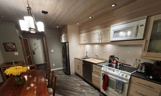 Whistler Creekside Condo | Studio Suite Ideally Located in Whistler Creekside 400 Yards to the Ski Lift