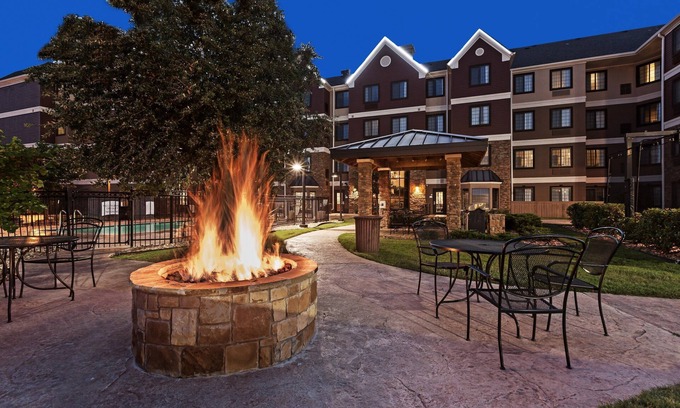 South Tulsa Apartment | Studio Suite in Tulsa | FREE Breakfast + Fitness Center