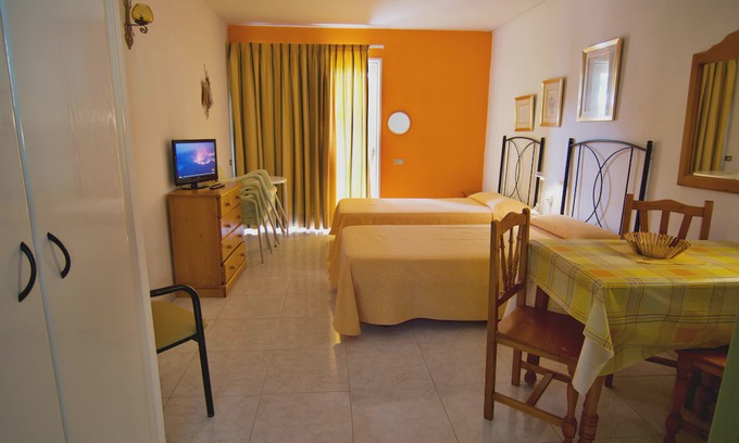 Arona Apartment | Studio two steps from the beach