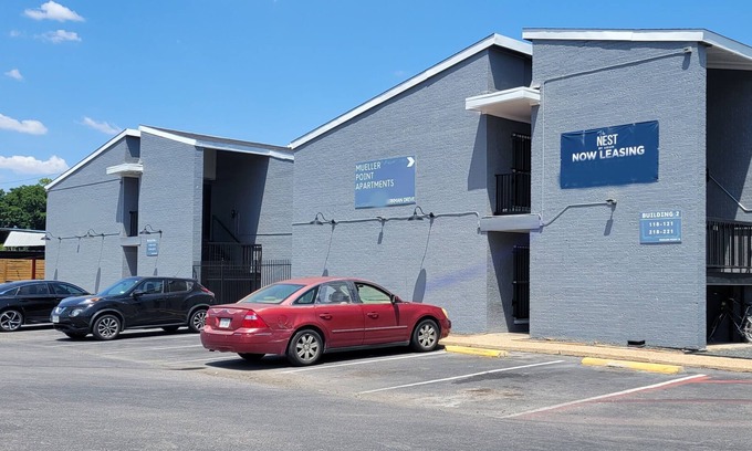 University Hills and Windsor Park Apartment | Studio w/Great Location Near Highway to DT-B