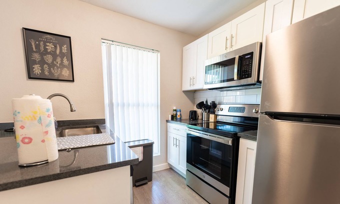 University Hills and Windsor Park Apartment | Studio w/Great Location Near Highway DT-F