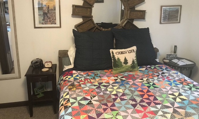 Gallatin Gateway Apartment | Studio with a kitchenette and a queen bed sleeps 2. 22 miles from ski resorts.