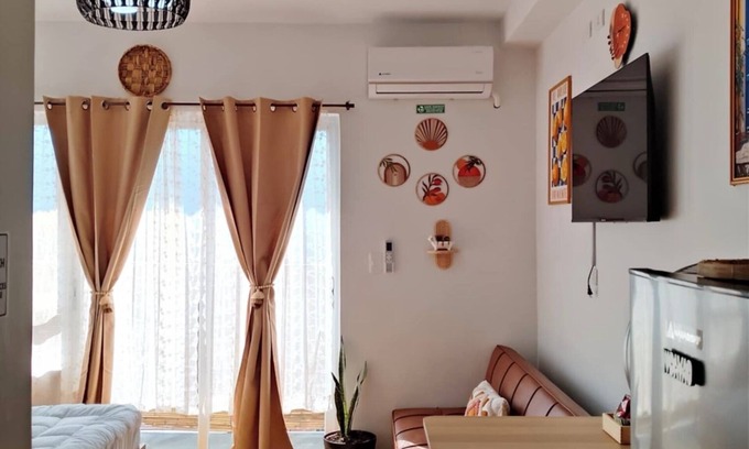 Davao Apartment | Studio with Balcony, Free Netflix Streaming with washer/dryer inside the unit