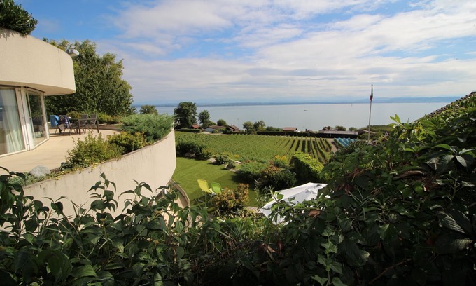 Bevaix Apartment | Studio with breathtaking view of Lake Neuchâtel