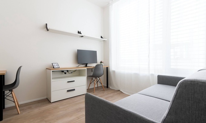 Prague 5 Apartment | Studio with 𝗙𝗿𝗲𝗲 𝗣𝗮𝗿𝗸𝗶𝗻𝗴 A/C Ultra-Fast WiFi SMART TV