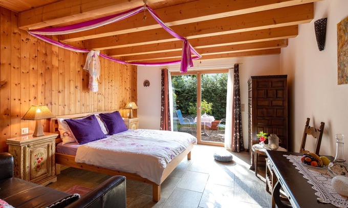 Carona Apartment | Studio with garden
