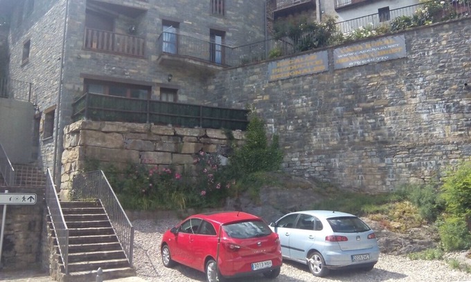 Torla Apartment | Studio with parking and terrace