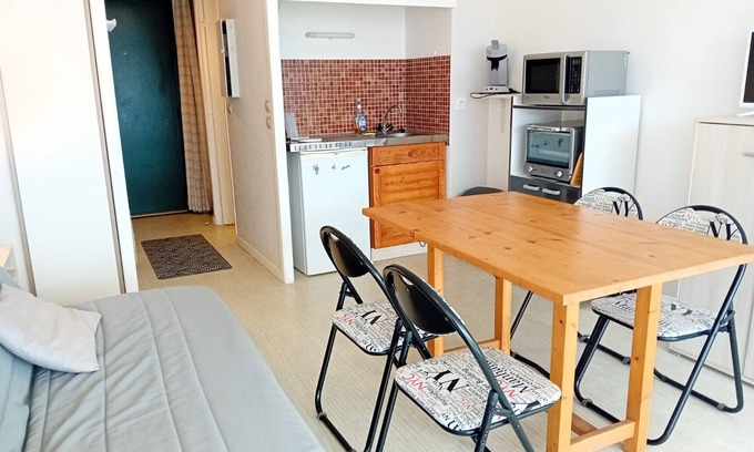 Capbreton Apartment | Studio with terrace and parking near the beach