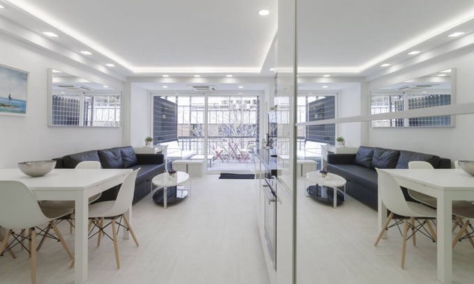 Lista Apartment | Studio with terrace and rooftop pool in Salamanca neigborhood. Full equipped, with A/C and internet