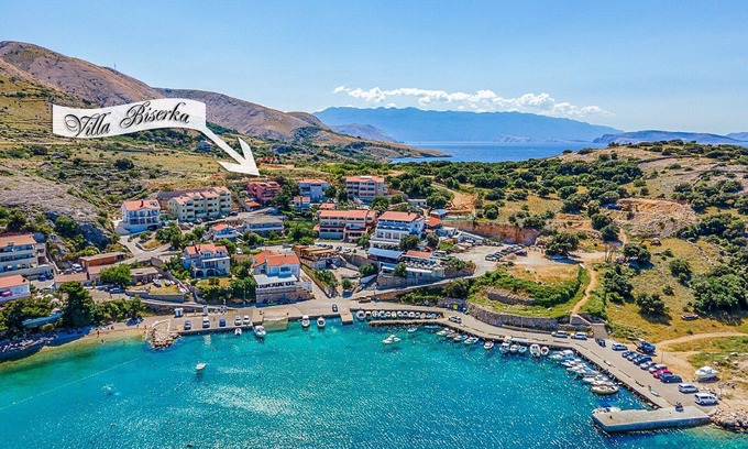 Stara Baska Apartment | Studio with terrace and air conditioning
