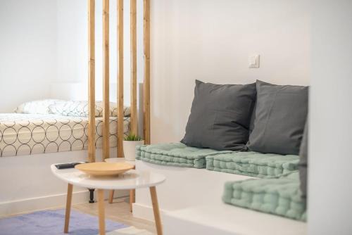 Aigaleo Apartment | studio3 - -10-minutes-from-Monastiraki-Athens!