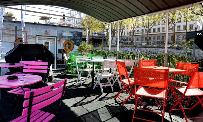 2nd Arrondissement Apartment | studios peniche Lyon centre Vieux Lyon Confluence