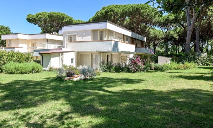Punta Ala Villa | Stunning private villa for 10 people with A/C, WIFI, TV, patio and pets allowed