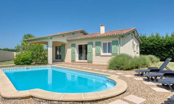 Ordonnac House | Stunning private villa for 6 guests with WIFI, private pool, TV, terrace and pets allowed