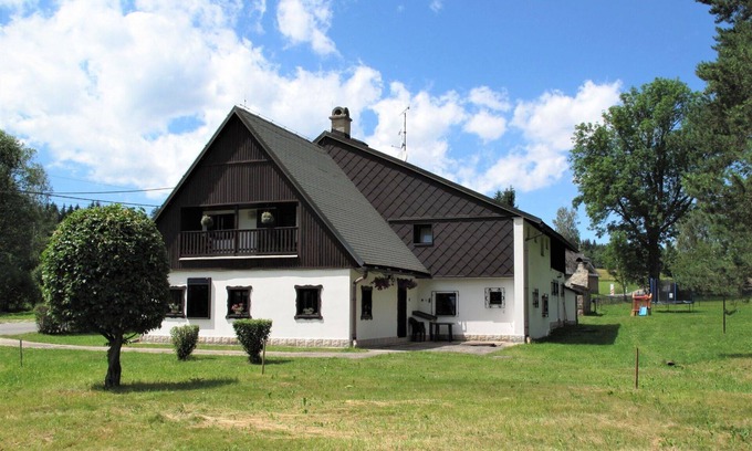Jivka Villa | Stunning private villa for 21 guests with WIFI, TV and patio