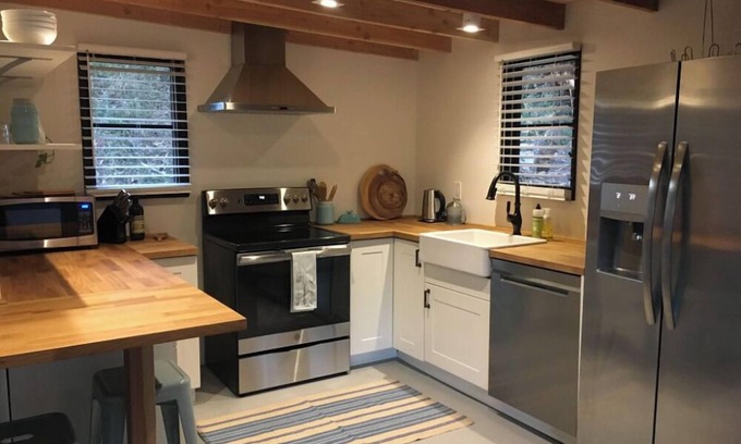 Santa Barbara House | Stunning 1 Bedroom Guest House