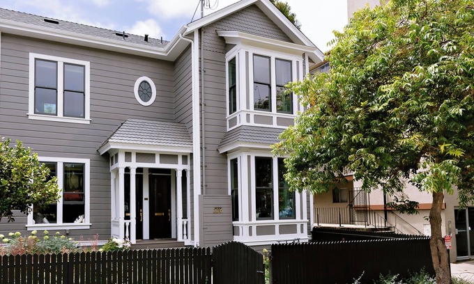 Downtown Berkeley Condo | Stunning 2 bedroom flat in charming Berkeley Victorian with AC, WiFi.