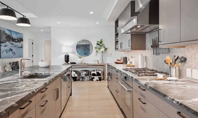 Avon Condo | Stunning 2BR w/office trundle; incredible views; amenities +; private shuttles