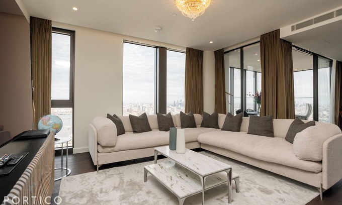 Vauxhall Apartment | Stunning 3-bed apartment located in Damac Tower, designed by Versace Home