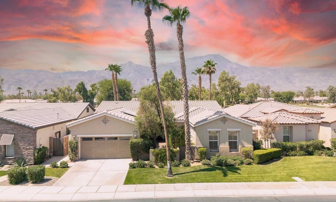 La Quinta House | Stunning 3BD 3BR w Casita Golf VIew Community Pool