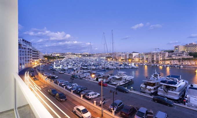 Ta' Xbiex Apartment | Stunning 3BR Apartment with Marina Views
