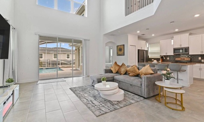 Four Corners House | Stunning 5 Bed Pool Home with Private Pool-1183KBS